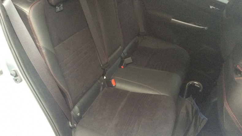 内装後方シート