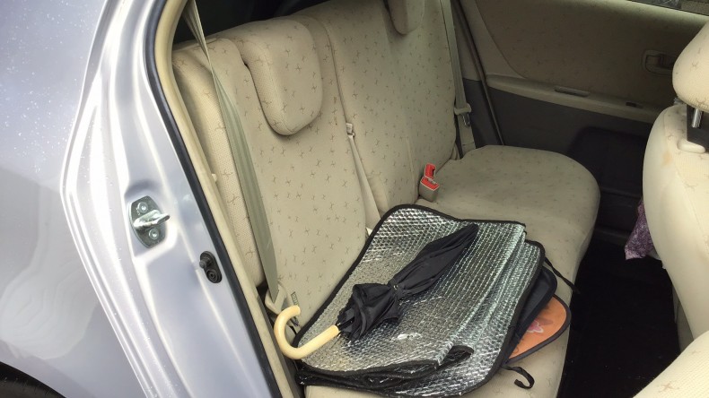 内装後方シート