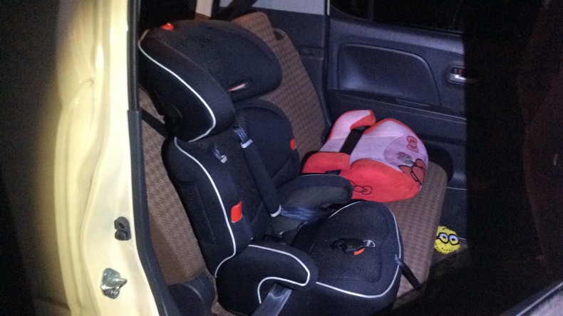 内装後方シート