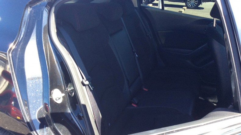 内装後方シート