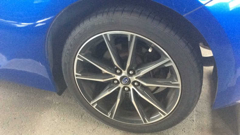 タイヤホイール前