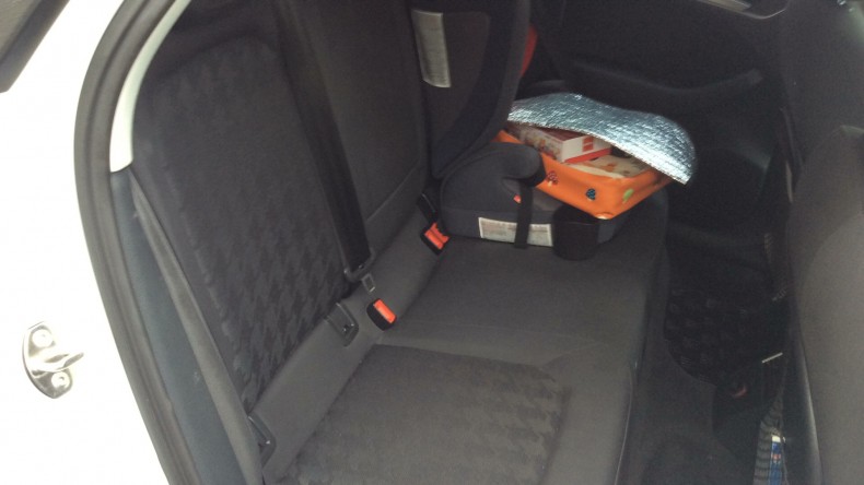 内装後方シート