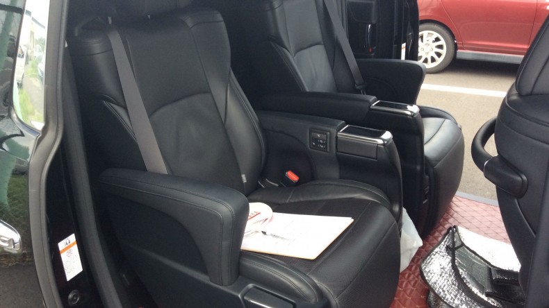 内装後方シート