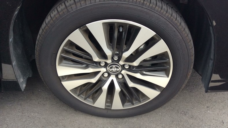 タイヤホイール前