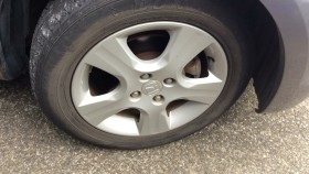 タイヤホイール前