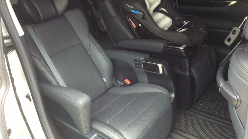 内装後方シート