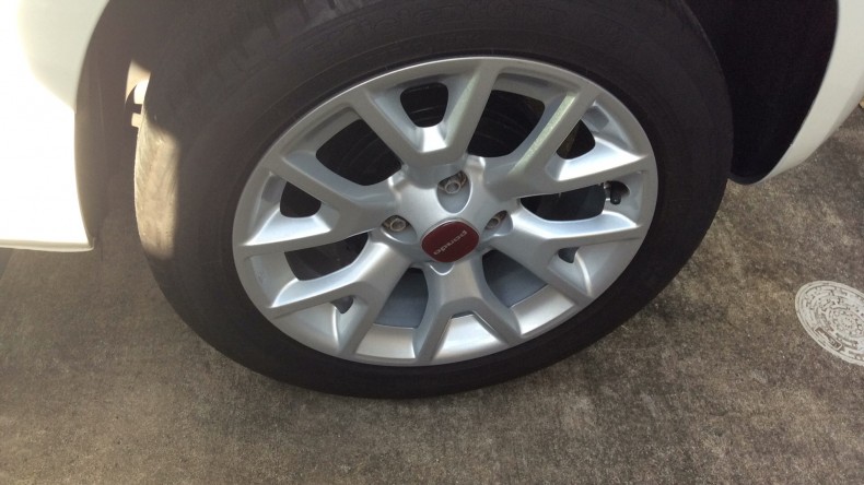 タイヤホイール前