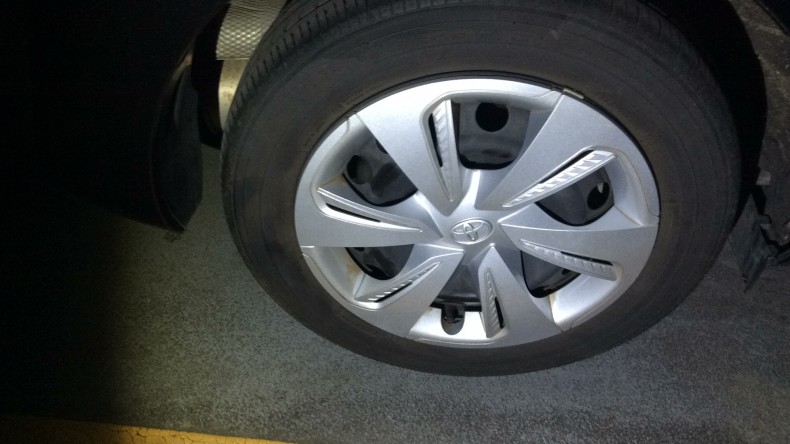 タイヤホイール前