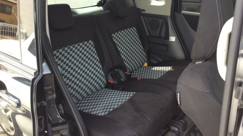 内装後方シート