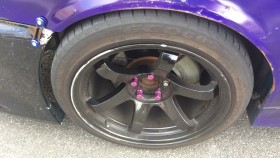 タイヤホイール前