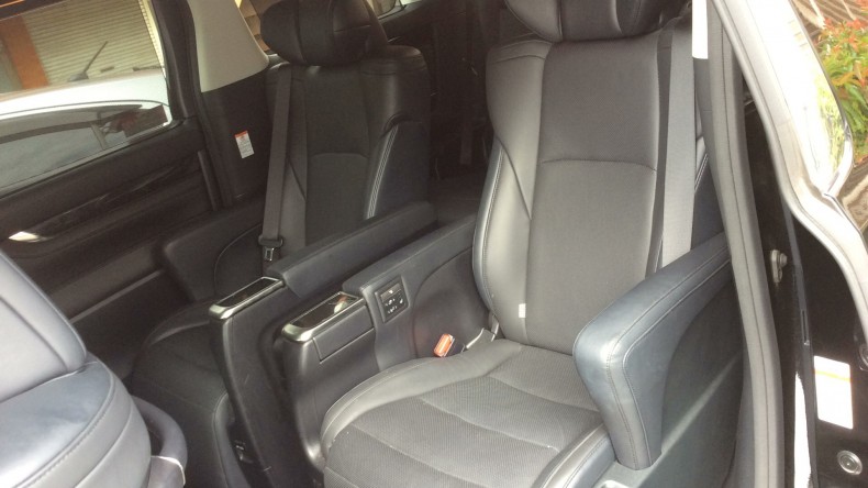 内装後方シート