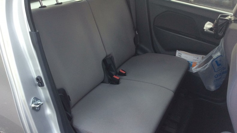 内装後方シート