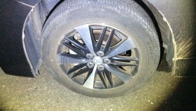 タイヤホイール前