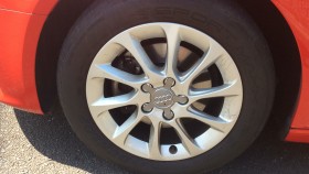 タイヤホイール前