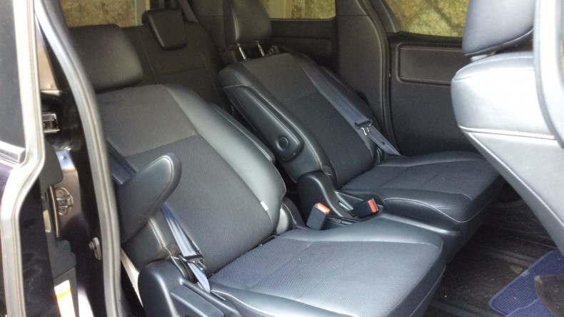 内装後方シート