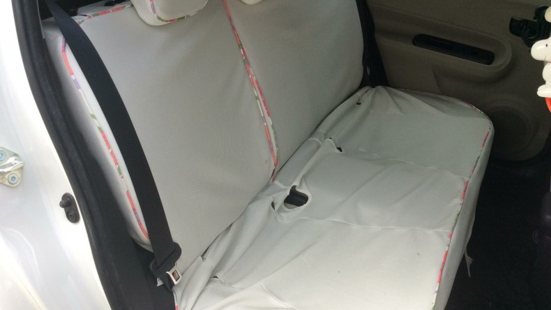 内装後方シート