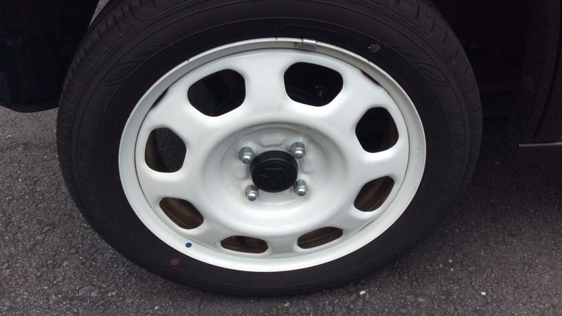 タイヤホイール前