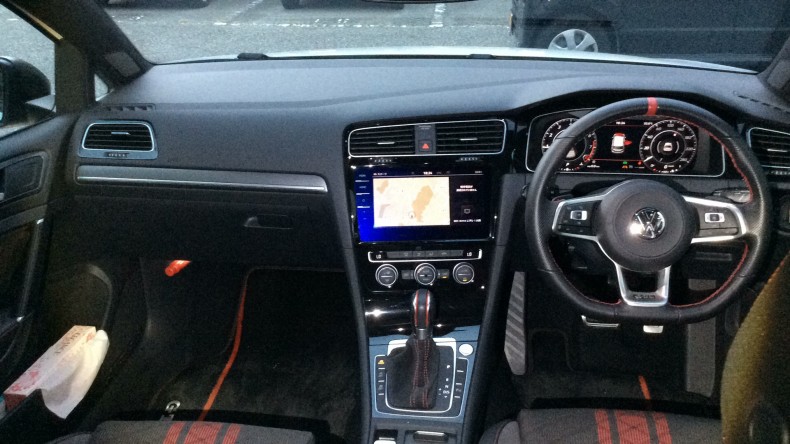 内装インパネ全体