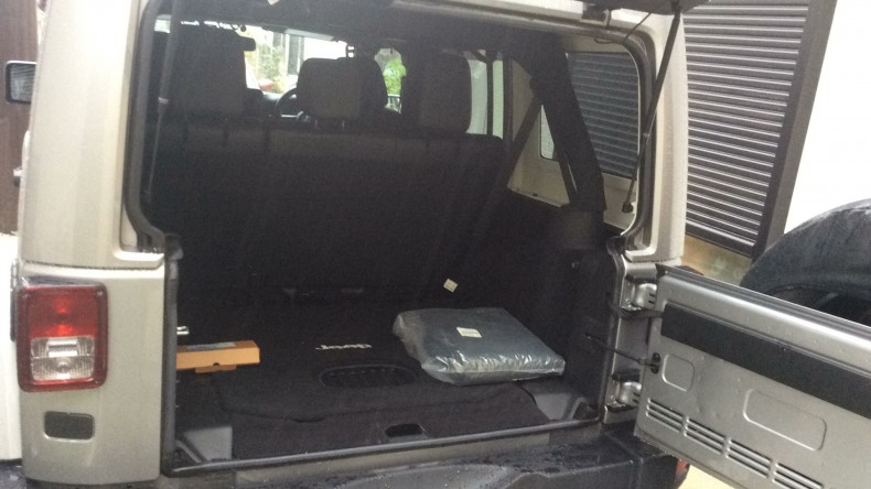 内装トランク