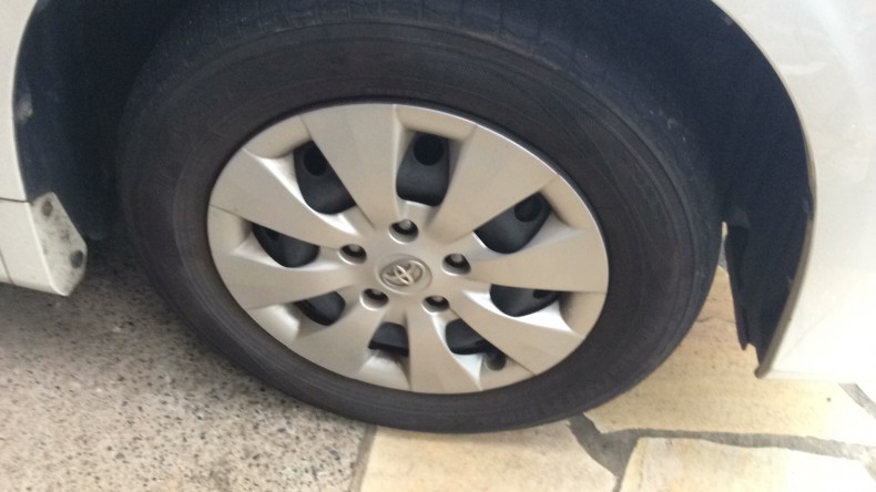 タイヤホイール前