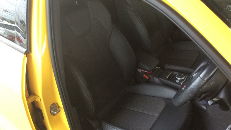 内装前方シート