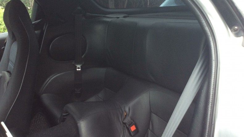 内装後方シート