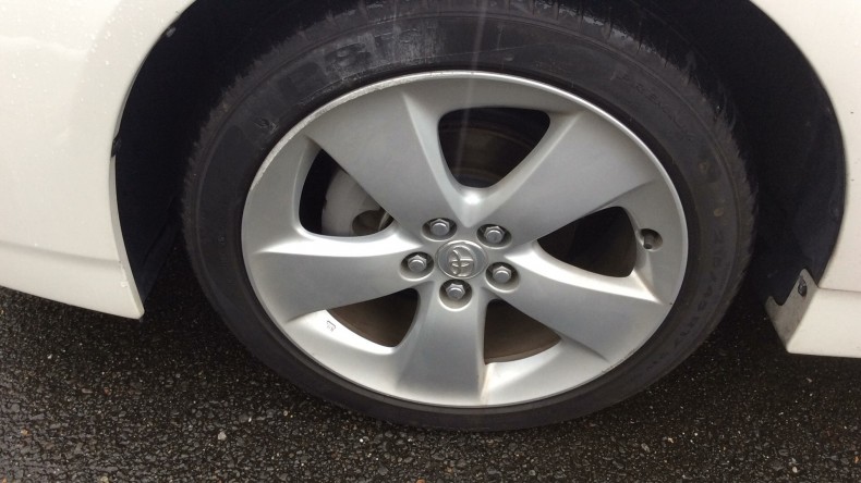 タイヤホイール前