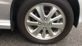 タイヤホイール前