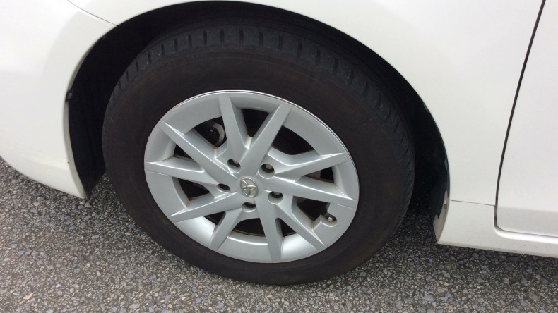 タイヤホイール前