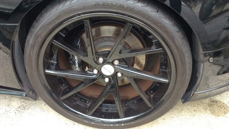 タイヤホイール前