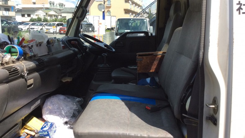 内装後方シート