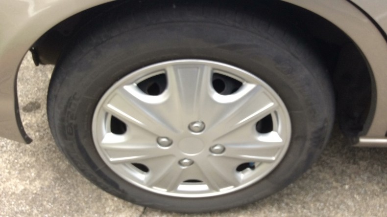 タイヤホイール前