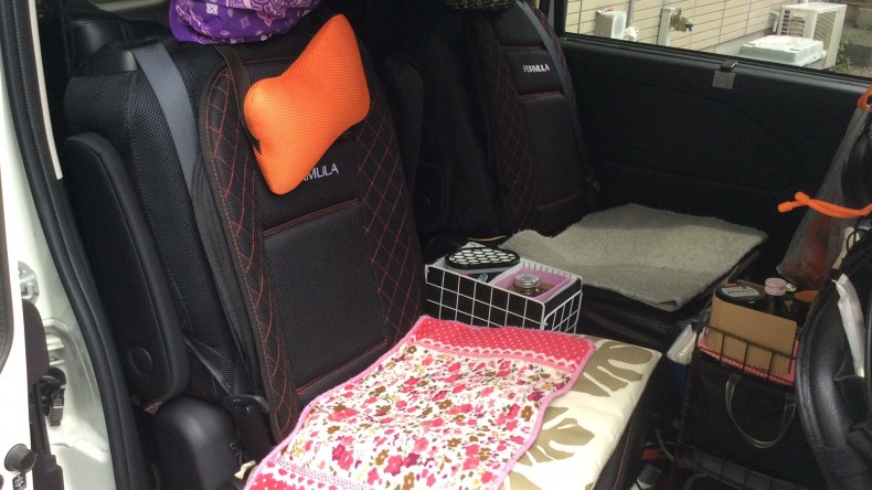 内装後方シート