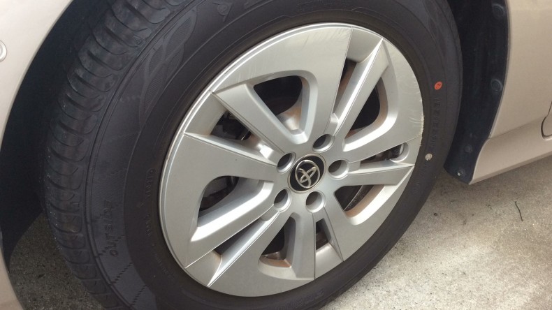 タイヤホイール前