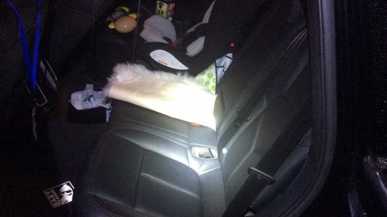 内装後方シート