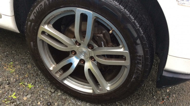 タイヤホイール前