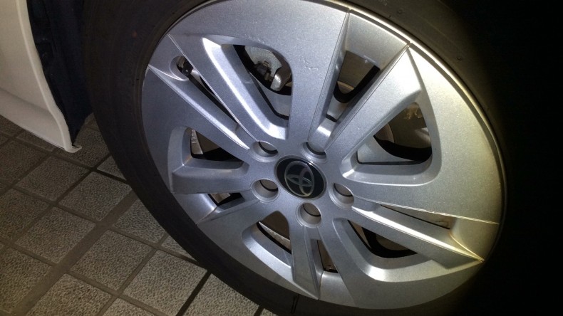 タイヤホイール前