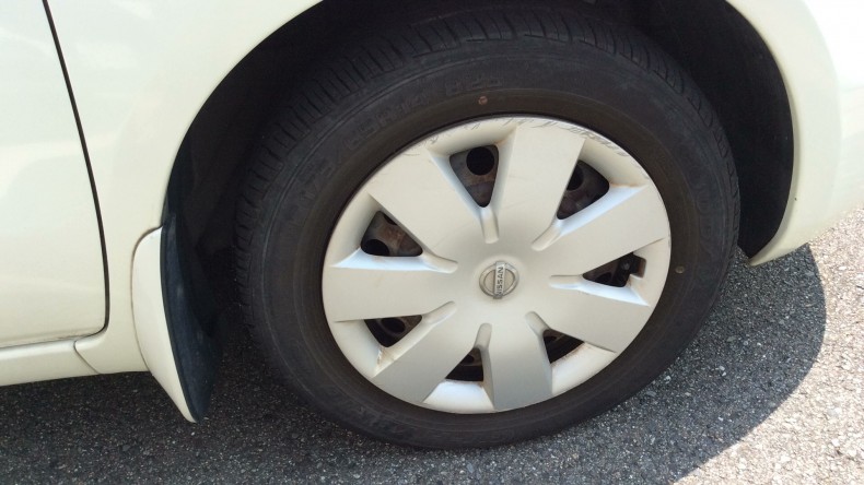 タイヤホイール前