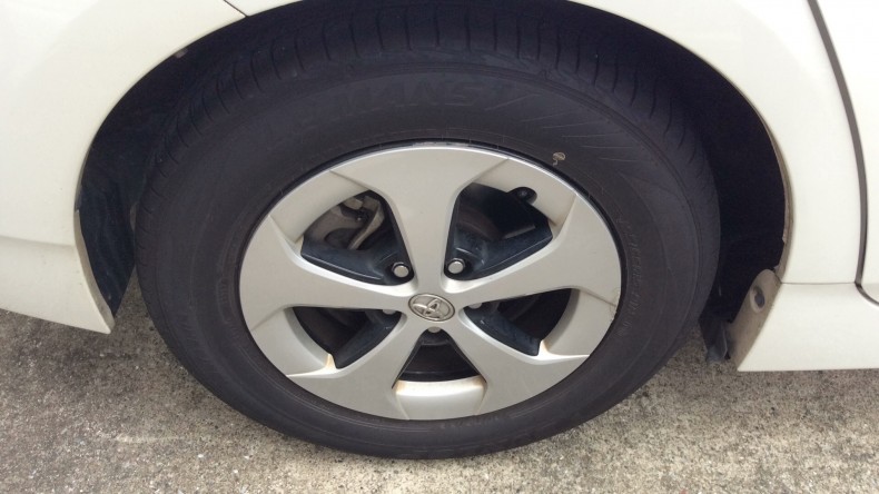 タイヤホイール前