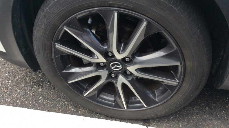 タイヤホイール前