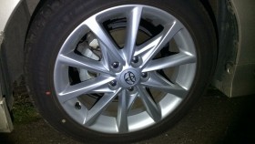 タイヤホイール前