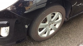 タイヤホイール前