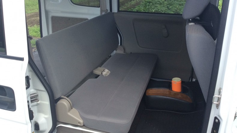 内装後方シート