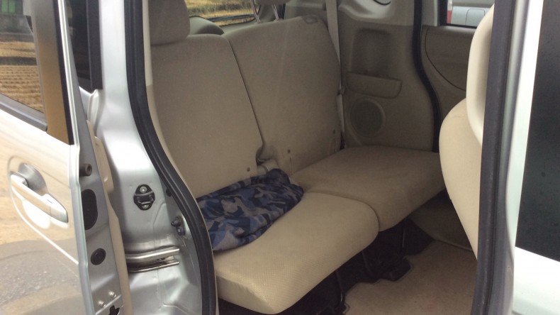 内装後方シート