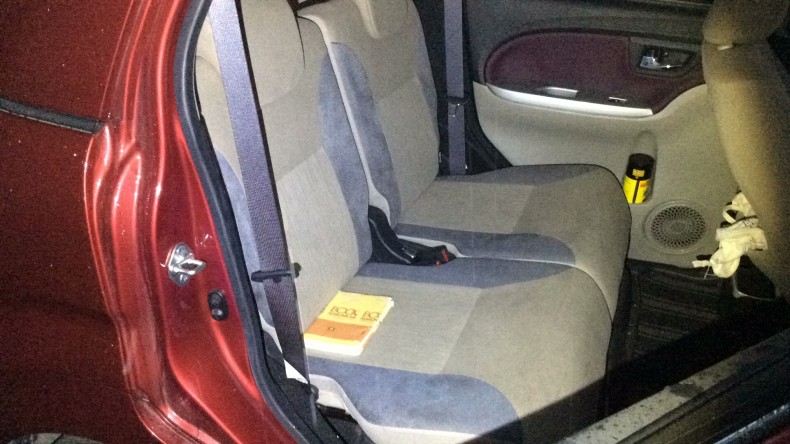 内装後方シート