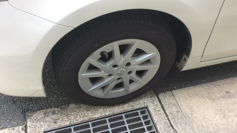 タイヤホイール前