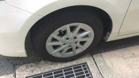 タイヤホイール前