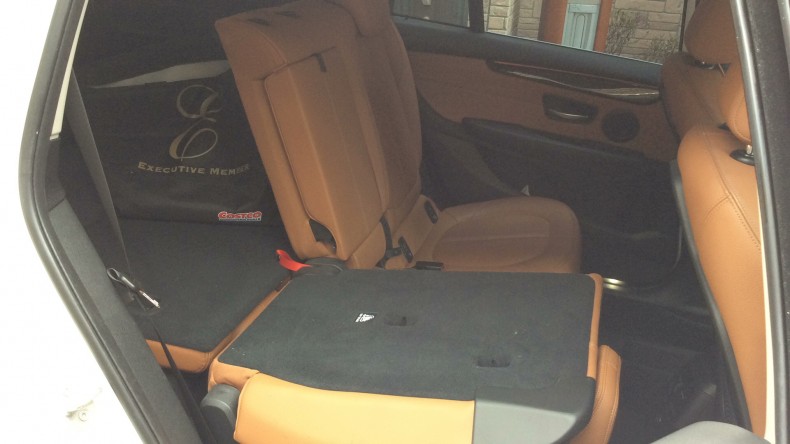 内装後方シート