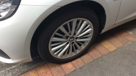 タイヤホイール前