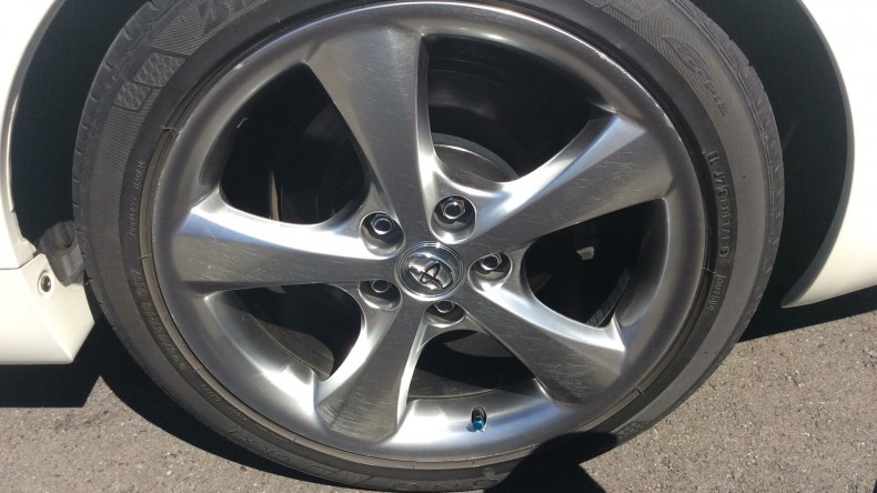 タイヤホイール前